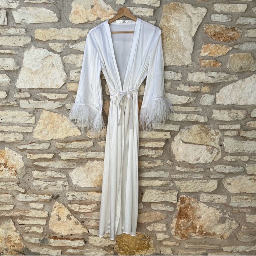 Bridal Robe Long White Feather (The Robe UA Mia)